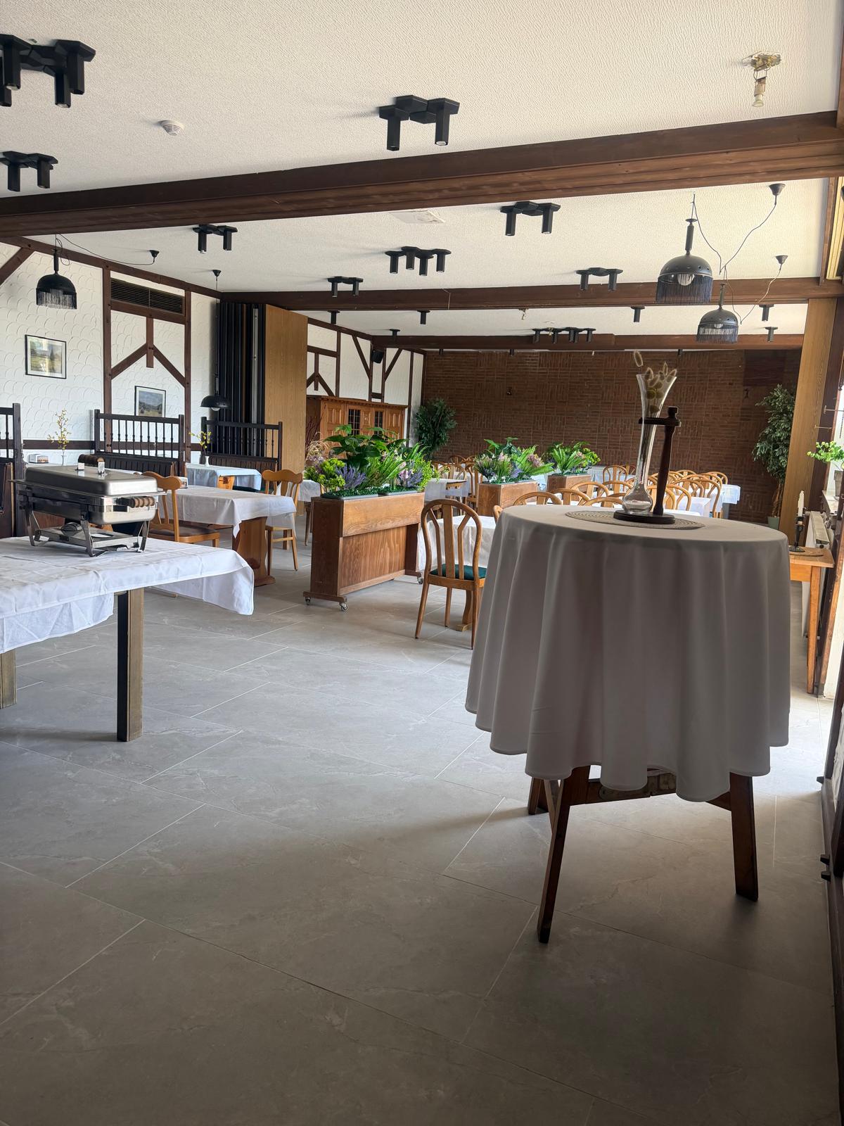 Restaurant Gallery 8