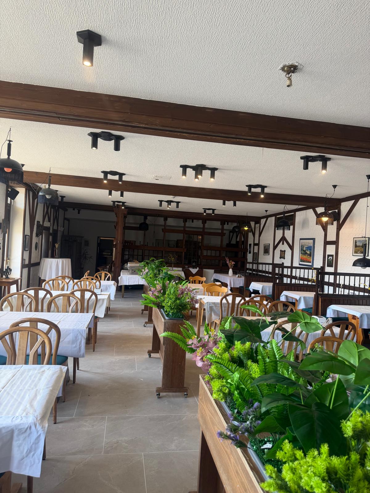Restaurant Gallery 11